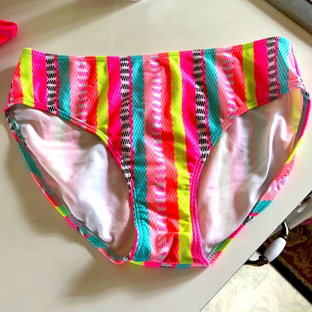 Cat & Jack swim bottoms 14/16 XL fits small